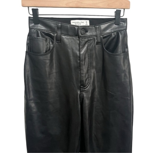 Abercrombie and Fitch The 90s Straight Ultra High Rise Vegan Leather Pants - Picture 6 of 13